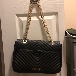 Steve Madden black quilted shoulder bag
